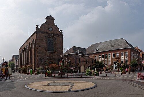 Hôtel de ville et palais de justice de Wavre sur la place